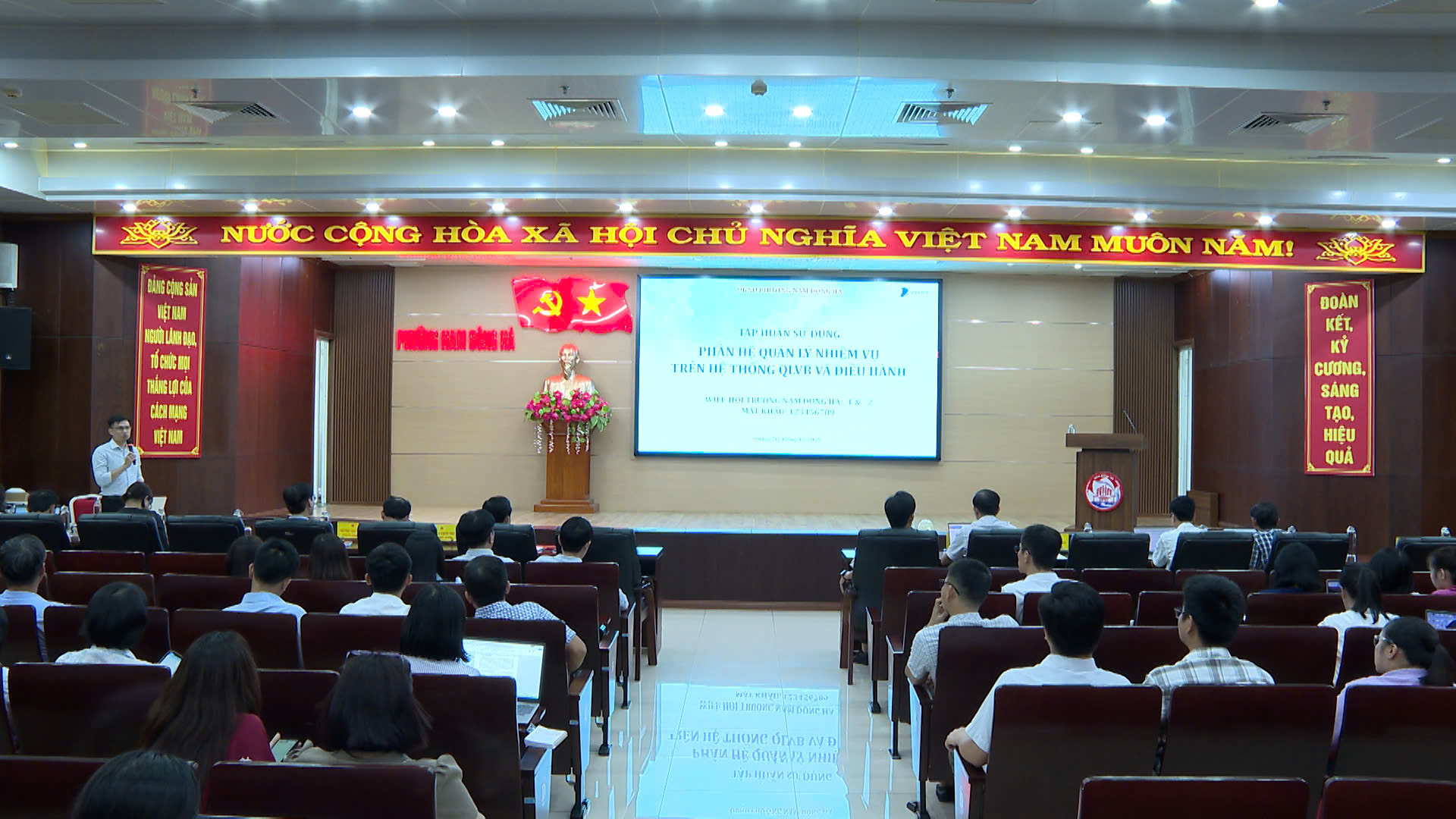 Phường Nam Đông Hà tập huấn sử dụng phân hệ quản lý nhiệm vụ trên hệ thống quản lý văn bản và điều hành