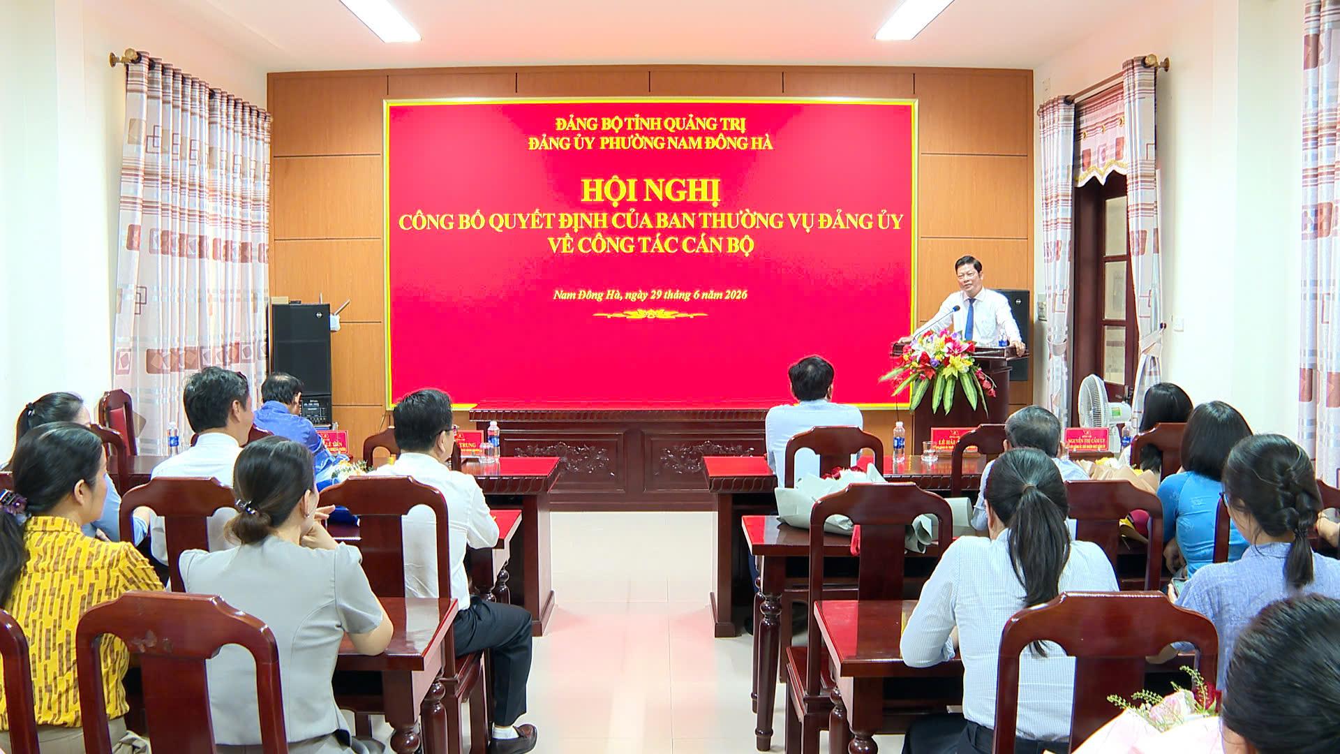 Đảng ủy phường Nam Đông Hà công bố Quyết định về công tác cán bộ